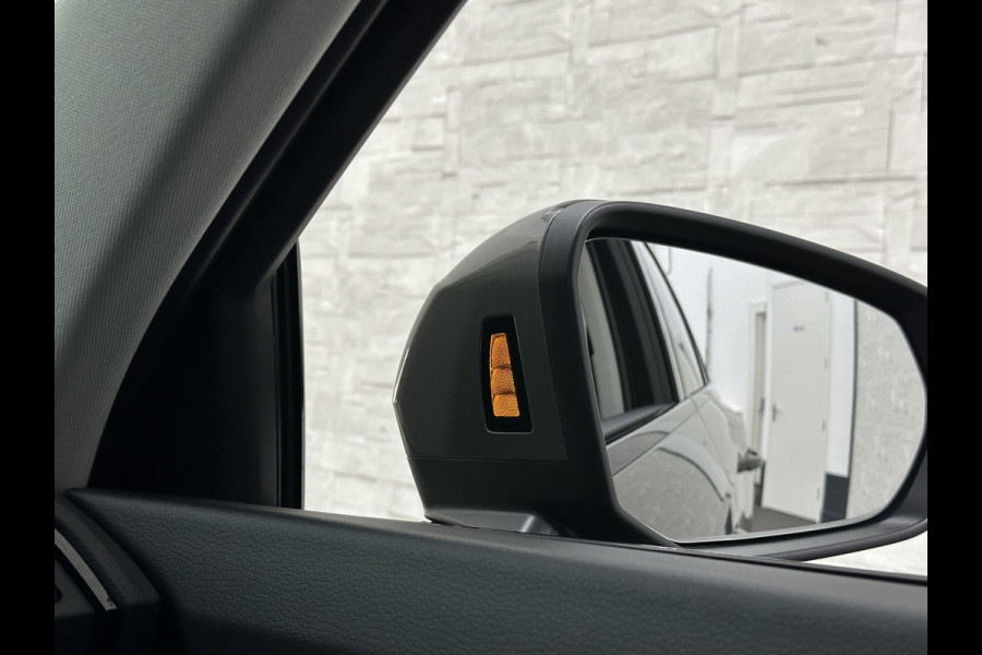 Audi Q3 45 TFSI e 245PK Hybrid | 96% SOH | Cruise Contol | Getint Glas | Dodehoek | Carplay | Navi | Chronos Grau | Side Assist |  30dkm! | 2022 | Rijklaarprijs incl. 12 mnd. Bovag Garantie.