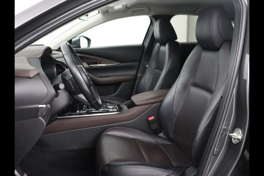 Mazda CX-30 2.0 e-SkyActiv-X M Hybrid Luxury | Leder | Trekhaak | Stoelverwarming | 360 Camera | Head-Up | Carplay | Bose Sound | Stuurverwarming | Navigatie | Keyless | Climate control
