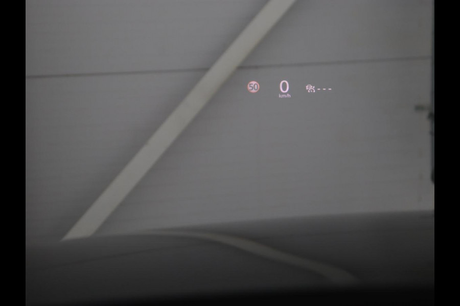 Mazda CX-30 2.0 e-SkyActiv-X M Hybrid Luxury | Leder | Trekhaak | Stoelverwarming | 360 Camera | Head-Up | Carplay | Bose Sound | Stuurverwarming | Navigatie | Keyless | Climate control