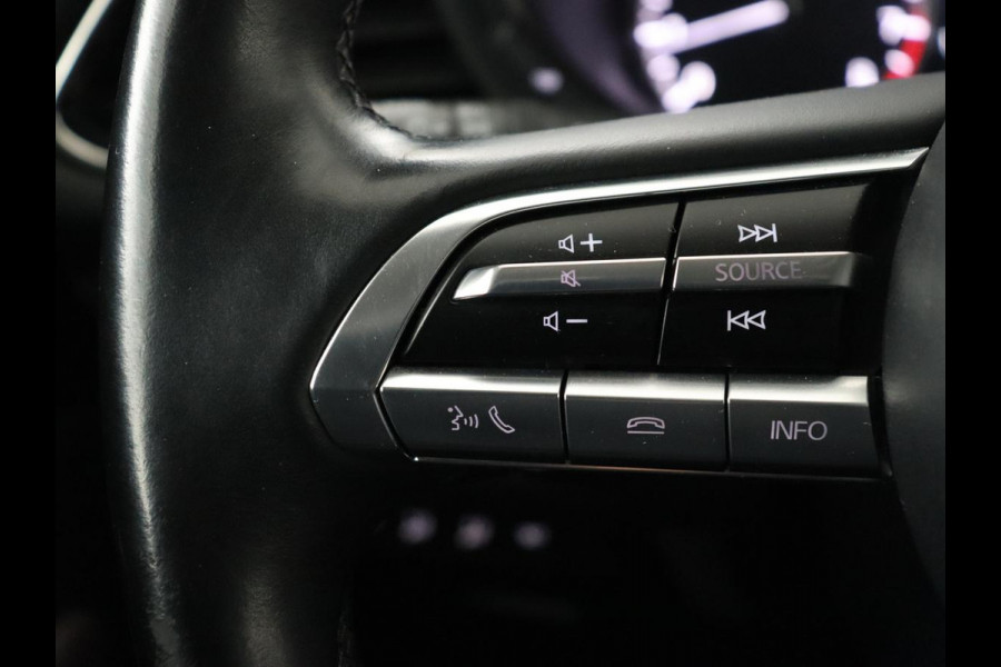 Mazda CX-30 2.0 e-SkyActiv-X M Hybrid Luxury | Leder | Trekhaak | Stoelverwarming | 360 Camera | Head-Up | Carplay | Bose Sound | Stuurverwarming | Navigatie | Keyless | Climate control