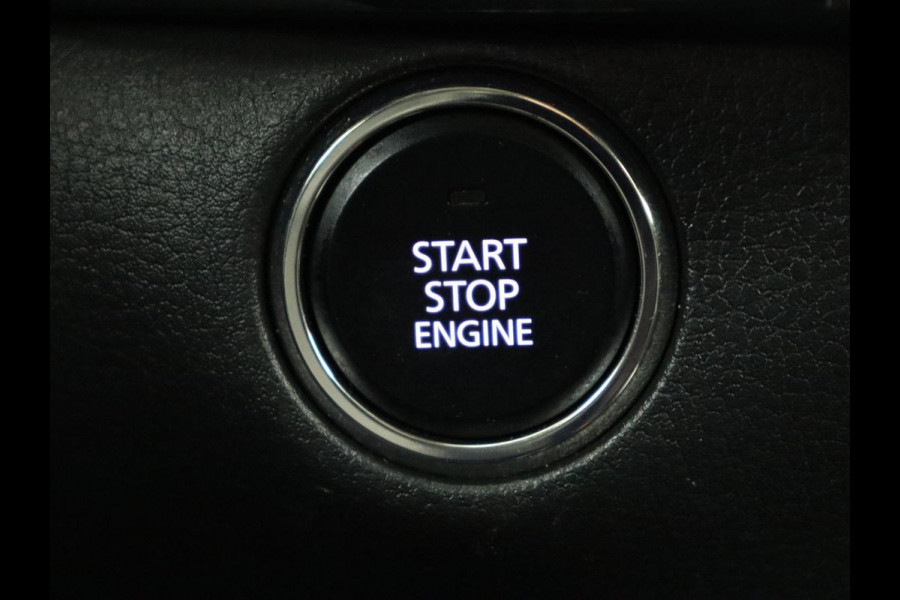 Mazda CX-30 2.0 e-SkyActiv-X M Hybrid Luxury | Leder | Trekhaak | Stoelverwarming | 360 Camera | Head-Up | Carplay | Bose Sound | Stuurverwarming | Navigatie | Keyless | Climate control