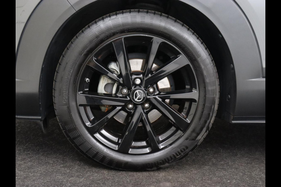 Mazda CX-30 2.0 e-SkyActiv-X M Hybrid Luxury | Leder | Trekhaak | Stoelverwarming | 360 Camera | Head-Up | Carplay | Bose Sound | Stuurverwarming | Navigatie | Keyless | Climate control