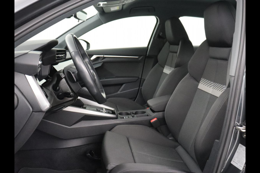 Audi A3 30 TFSI Advanced edition | Sportstoelen | Carplay | Virtual Cockpit | Climate control | Full LED | Navigatie | Cruise control | Parkeerhulp | Bluetooth