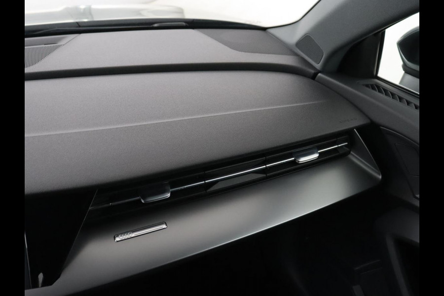 Audi A3 30 TFSI Advanced edition | Sportstoelen | Carplay | Virtual Cockpit | Climate control | Full LED | Navigatie | Cruise control | Parkeerhulp | Bluetooth