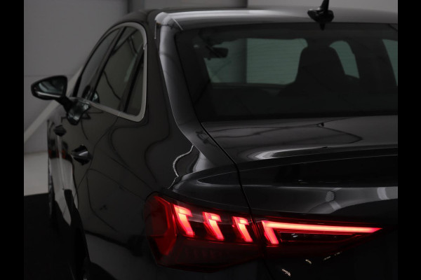 Audi A3 30 TFSI Advanced edition | Sportstoelen | Carplay | Virtual Cockpit | Climate control | Full LED | Navigatie | Cruise control | Parkeerhulp | Bluetooth