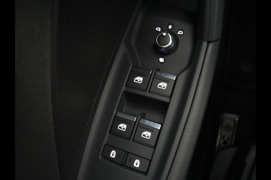 Audi A3 30 TFSI Advanced edition | Sportstoelen | Carplay | Virtual Cockpit | Climate control | Full LED | Navigatie | Cruise control | Parkeerhulp | Bluetooth