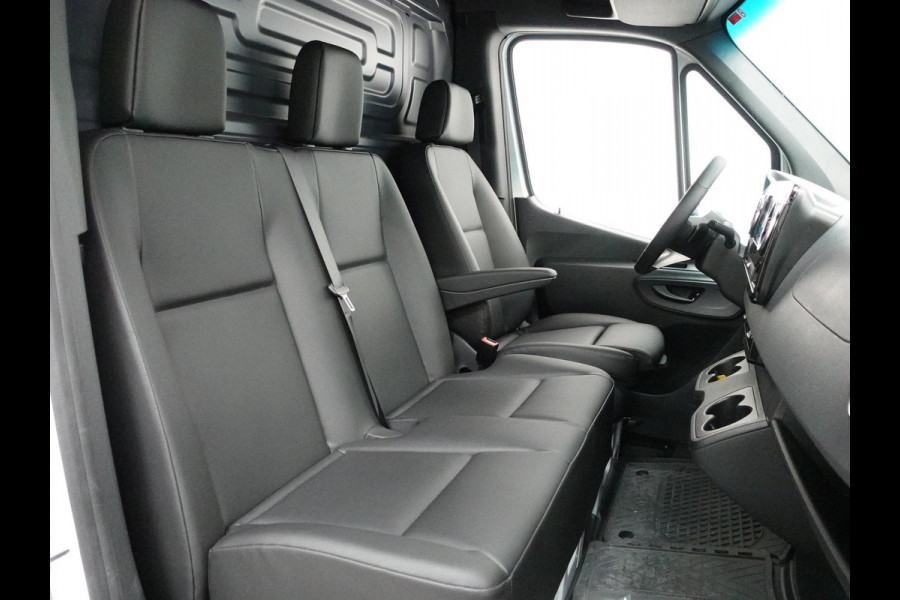 Mercedes-Benz Sprinter 315 CDI Automaat L2H2 PRO Airco MBUX Navigatie Adaptive Cruise Control Leder PDC VA + Camera Trekhaak 3500kg Comfortstoel