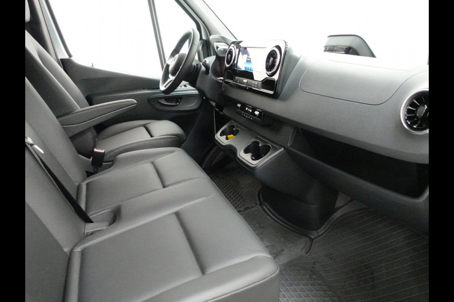 Mercedes-Benz Sprinter 315 CDI Automaat L2H2 PRO Airco MBUX Navigatie Adaptive Cruise Control Leder PDC VA + Camera Trekhaak 3500kg Comfortstoel