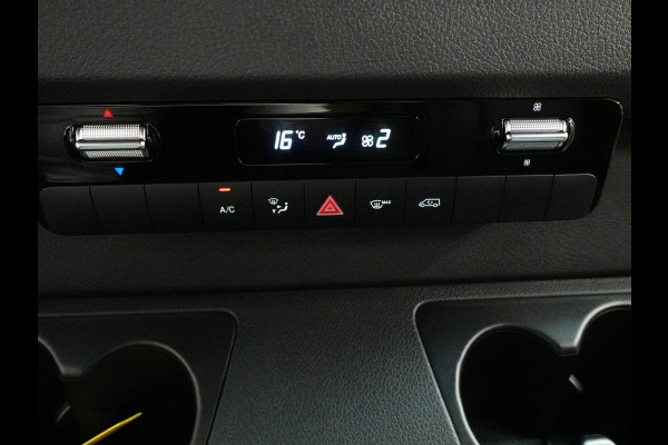 Mercedes-Benz Sprinter 315 CDI Automaat L2H2 PRO Airco MBUX Navigatie Adaptive Cruise Control Leder PDC VA + Camera Trekhaak 3500kg Comfortstoel
