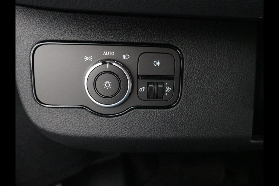 Mercedes-Benz Sprinter 315 CDI Automaat L2H2 PRO Airco MBUX Navigatie Adaptive Cruise Control Leder PDC VA + Camera Trekhaak 3500kg Comfortstoel