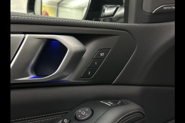 BMW X5 xDrive40i M-Sport | Panorama | 360 Camera | ACC | Laser-LED | Head-Up | Harman-Kardon | Trekhaak | Keyless-Entry | 22 inch | Memory | Leder | Carplay | Dealer Onderhouden | ISO-Glas | Sfeerverlichting | Draadloos Laden |