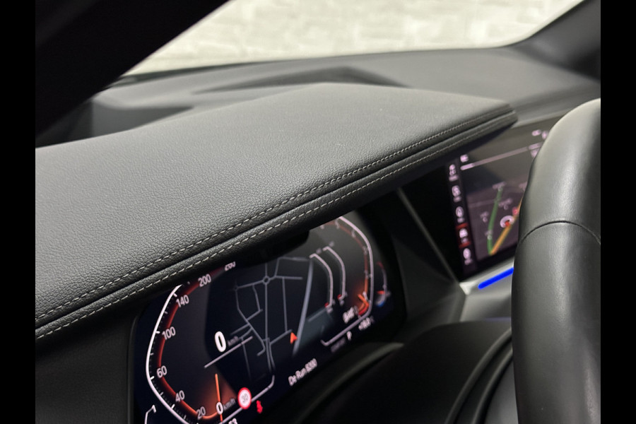 BMW X5 xDrive40i M-Sport | Panorama | 360 Camera | ACC | Laser-LED | Head-Up | Harman-Kardon | Trekhaak | Keyless-Entry | 22 inch | Memory | Leder | Carplay | Dealer Onderhouden | ISO-Glas | Sfeerverlichting | Draadloos Laden |