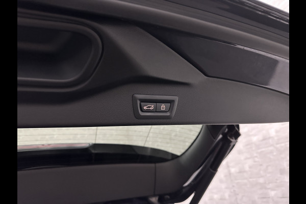 BMW X5 xDrive40i M-Sport | Panorama | 360 Camera | ACC | Laser-LED | Head-Up | Harman-Kardon | Trekhaak | Keyless-Entry | 22 inch | Memory | Leder | Carplay | Dealer Onderhouden | ISO-Glas | Sfeerverlichting | Draadloos Laden |