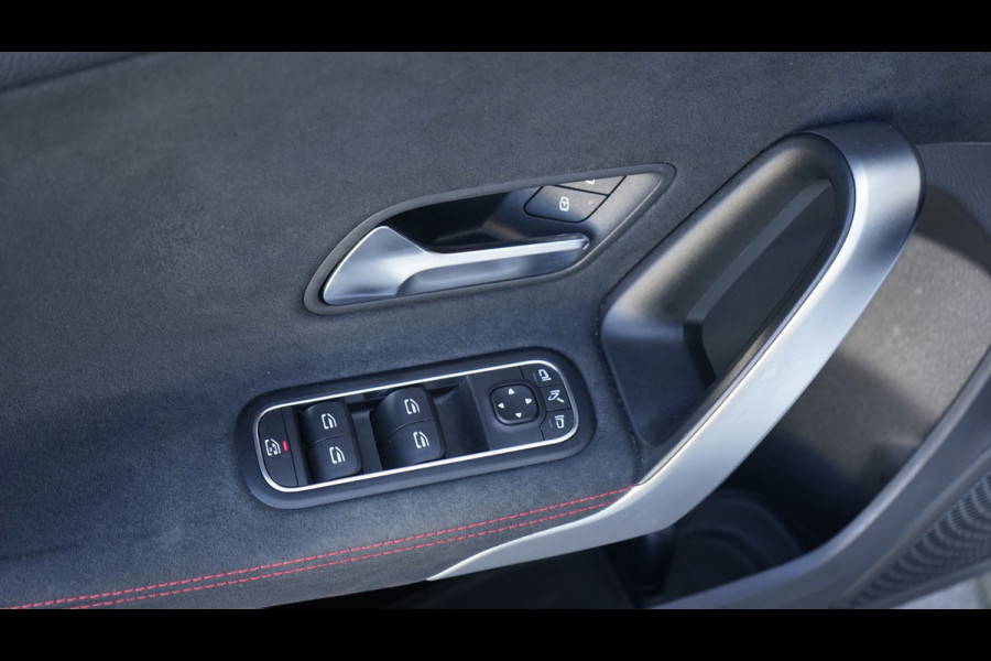 Mercedes-Benz A-Klasse 200 AMG AUTOMAAT-CLIMA-CRUISE-MBUX-NAVIGATIE-PANORAMA-STOELVERWARMING