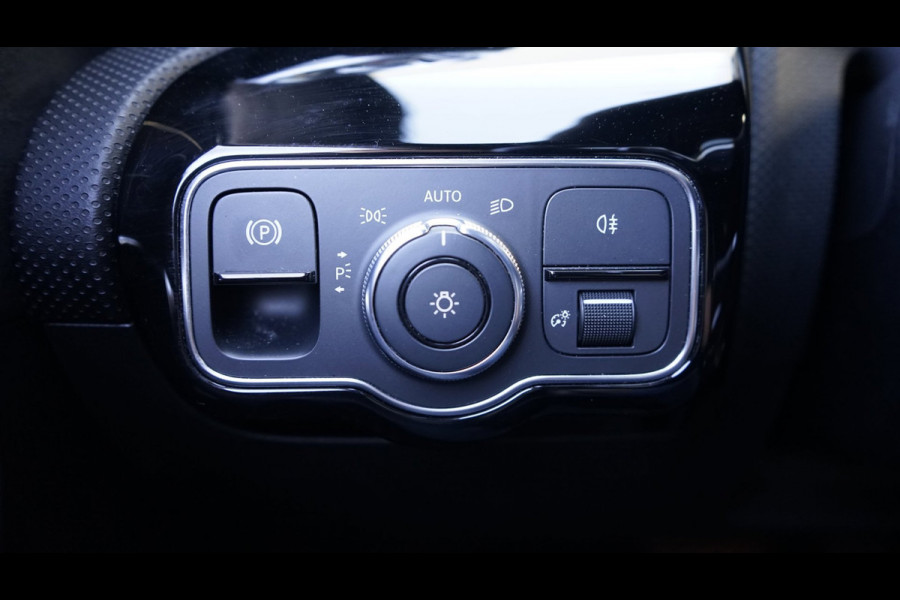Mercedes-Benz A-Klasse 200 AMG AUTOMAAT-CLIMA-CRUISE-MBUX-NAVIGATIE-PANORAMA-STOELVERWARMING