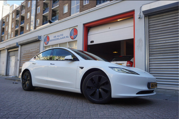 Tesla Model 3 RWD 60 kWh | Model 2025 | FSD via abonnement | Sfeerverlichting | Panoramadak | NL auto | Eerste eigenaar