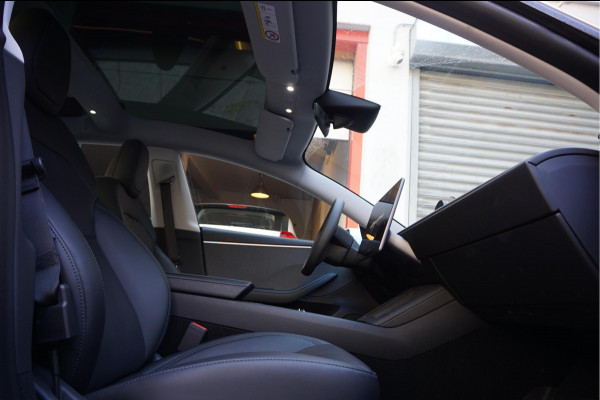 Tesla Model 3 RWD 60 kWh | Model 2025 | FSD via abonnement | Sfeerverlichting | Panoramadak | NL auto | Eerste eigenaar