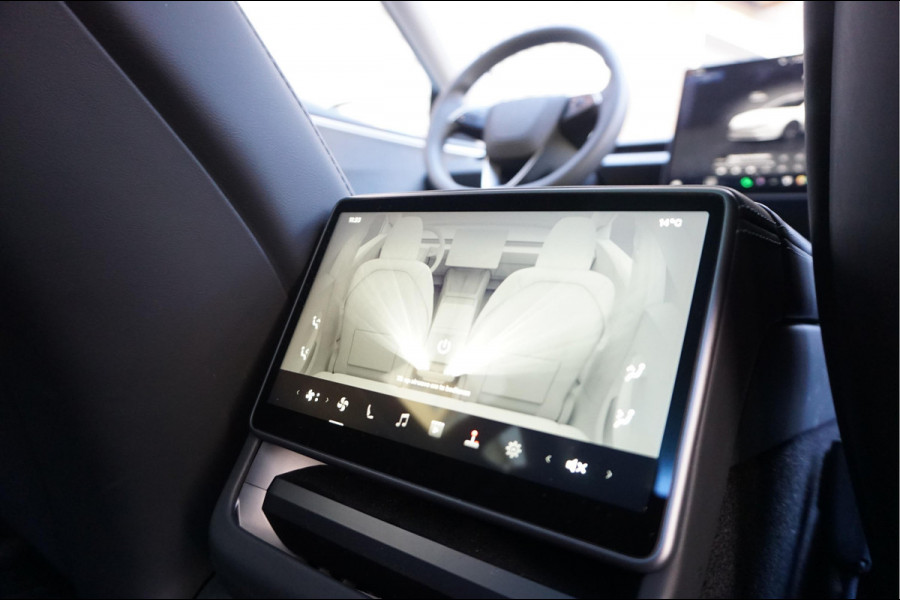 Tesla Model 3 RWD 60 kWh | Model 2025 | FSD via abonnement | Sfeerverlichting | Panoramadak | NL auto | Eerste eigenaar