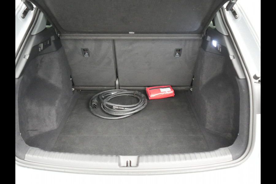 Audi Q4 e-tron 35 Edition 55 kWh 170pk Dealer O.H. | Sportstoelen Verwarmd | Navigatie Full Map | Virtual Cockpit | DAB |