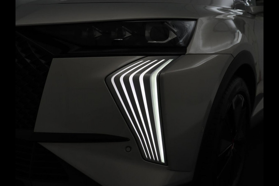 DS 7 Crossback E-Tense Black Line | SOH 94,5% | Alcantara | Trekhaak | Memory | Carplay | Navigatie | Camera | Digital Cockpit | Elektrische stoelen | Bluetooth | Full LED | PHEV | Plug In