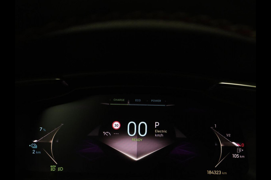 DS 7 Crossback E-Tense Black Line | SOH 94,5% | Alcantara | Trekhaak | Memory | Carplay | Navigatie | Camera | Digital Cockpit | Elektrische stoelen | Bluetooth | Full LED | PHEV | Plug In