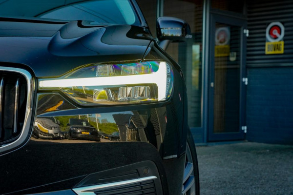 Volvo XC60 2.0 T6 Plug-in hybrid AWD Inscription / Pano / Stoelverwarming-ventilatie-massage / Trekhaak / Riem vervangen