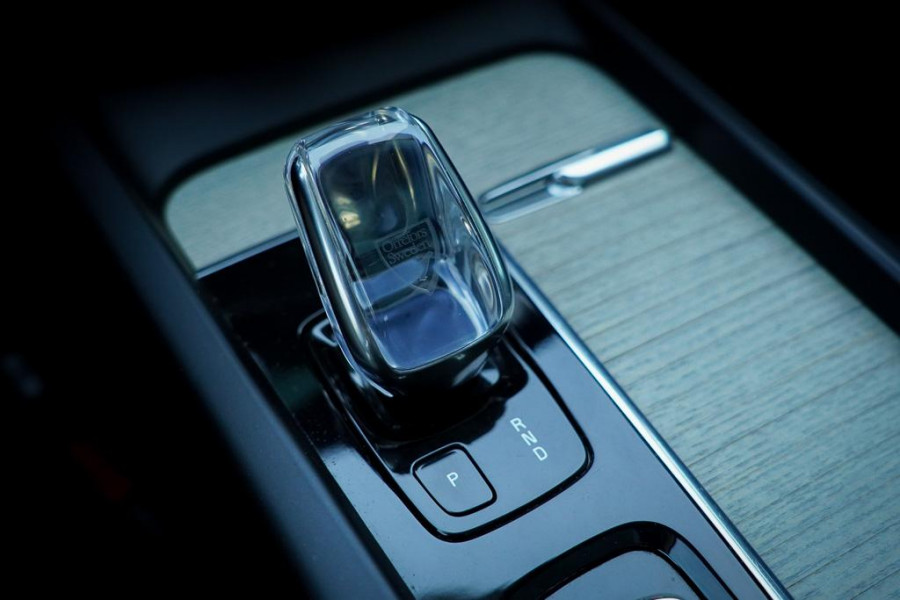 Volvo XC60 2.0 T6 Plug-in hybrid AWD Inscription / Pano / Stoelverwarming-ventilatie-massage / Trekhaak / Riem vervangen