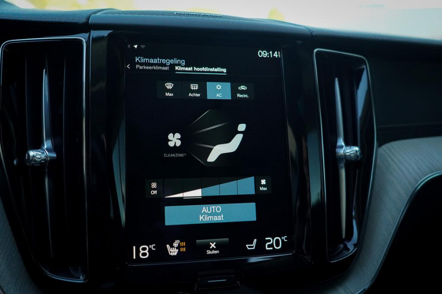 Volvo XC60 2.0 T6 Plug-in hybrid AWD Inscription / Pano / Stoelverwarming-ventilatie-massage / Trekhaak / Riem vervangen