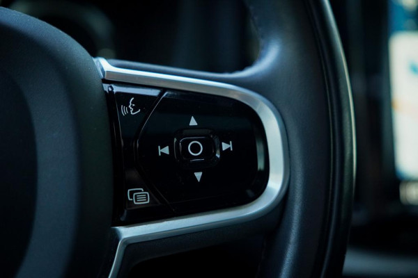 Volvo XC60 2.0 T6 Plug-in hybrid AWD Inscription / Pano / Stoelverwarming-ventilatie-massage / Trekhaak / Riem vervangen