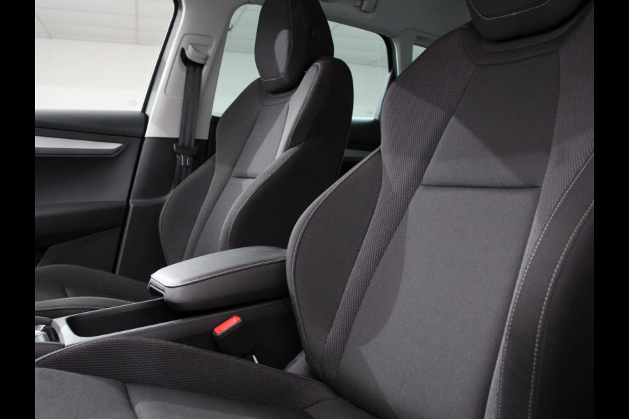 Škoda Karoq 1.5 TSI 150pk Automaat Selection Navigatie Apple Carplay/Android Auto Camera Parkeer sensoren Adaptive Cruise Control Lichtmetalen Velgen Digitale Cockpit