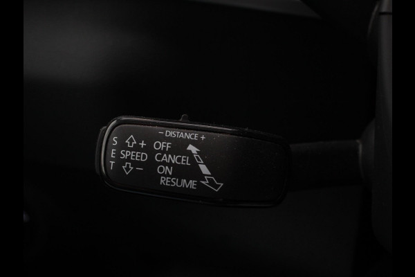 Škoda Karoq 1.5 TSI 150pk Automaat Selection Navigatie Apple Carplay/Android Auto Camera Parkeer sensoren Adaptive Cruise Control Lichtmetalen Velgen Digitale Cockpit