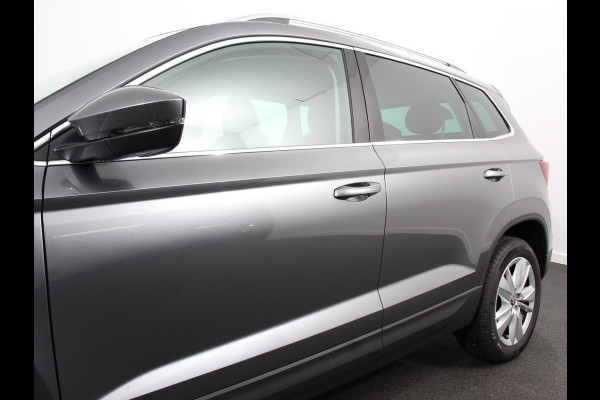 Škoda Karoq 1.5 TSI 150pk Automaat Selection Navigatie Apple Carplay/Android Auto Camera Parkeer sensoren Adaptive Cruise Control Lichtmetalen Velgen Digitale Cockpit