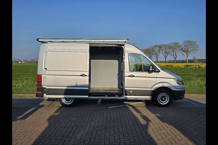 Volkswagen Crafter 35 2.0 TDI L3H3 (L2H2) LED Automaat 177Pk Euro6 3-Zits + Comfort Stoel Navi Camera 177Pk Euro6 Trekhaak !