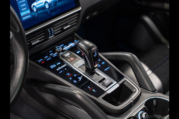 Porsche Cayenne 3.0 E-Hybrid, Pano, Apple Carplay, Leder, ACC, Memory. 21" Velgen, Camera, Volledig Onderhouden