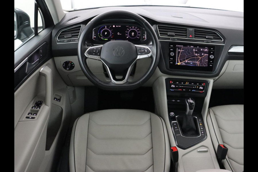 Volkswagen Tiguan 1.4 TSI eHybrid Elegance Exclusive | SOH 93,8% | Panoramadak | Leder | Stoelverwarming | 360 Camera | Adaptive cruise | Virtual Cockpit | Carplay | Park Assist | Keyless | Navigatie | PHEV | Plug In