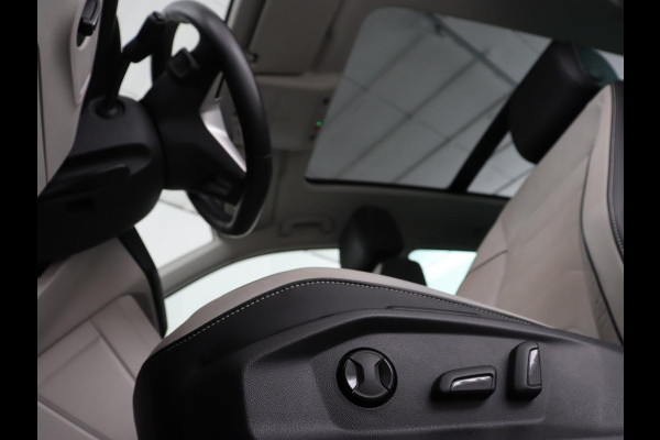 Volkswagen Tiguan 1.4 TSI eHybrid Elegance Exclusive | SOH 93,8% | Panoramadak | Leder | Stoelverwarming | 360 Camera | Adaptive cruise | Virtual Cockpit | Carplay | Park Assist | Keyless | Navigatie | PHEV | Plug In