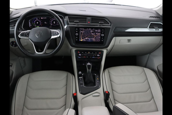 Volkswagen Tiguan 1.4 TSI eHybrid Elegance Exclusive | SOH 93,8% | Panoramadak | Leder | Stoelverwarming | 360 Camera | Adaptive cruise | Virtual Cockpit | Carplay | Park Assist | Keyless | Navigatie | PHEV | Plug In
