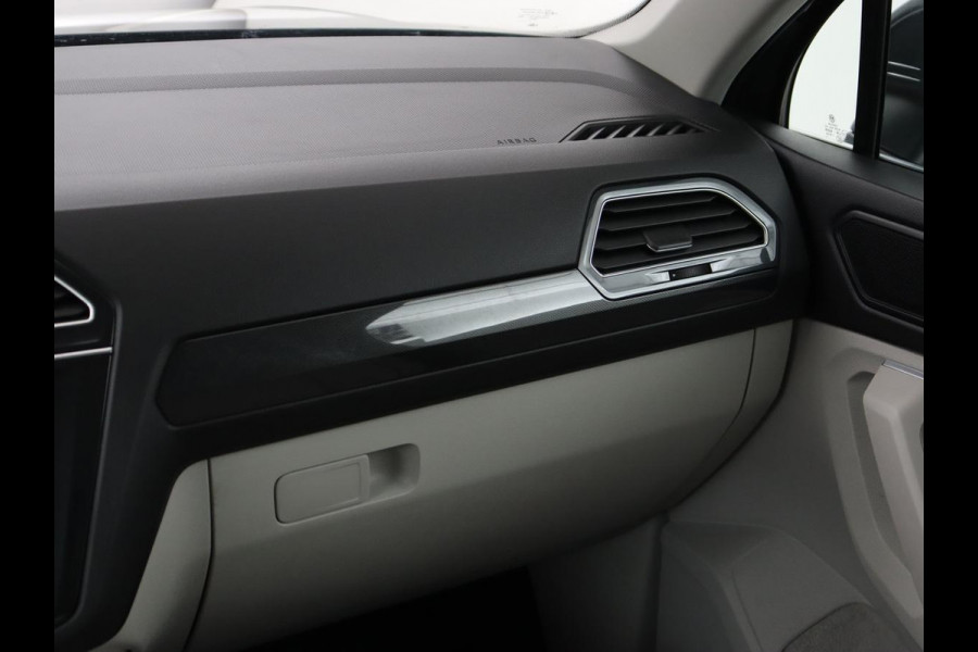 Volkswagen Tiguan 1.4 TSI eHybrid Elegance Exclusive | SOH 93,8% | Panoramadak | Leder | Stoelverwarming | 360 Camera | Adaptive cruise | Virtual Cockpit | Carplay | Park Assist | Keyless | Navigatie | PHEV | Plug In