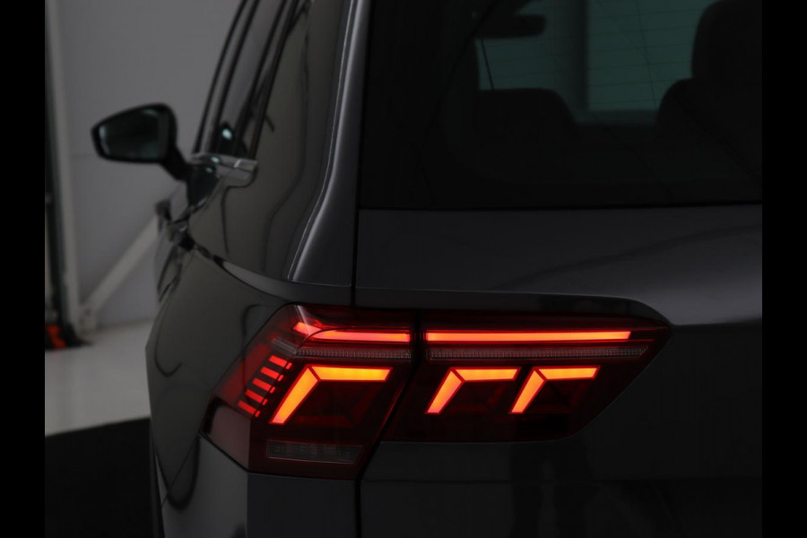 Volkswagen Tiguan 1.4 TSI eHybrid Elegance Exclusive | SOH 93,8% | Panoramadak | Leder | Stoelverwarming | 360 Camera | Adaptive cruise | Virtual Cockpit | Carplay | Park Assist | Keyless | Navigatie | PHEV | Plug In