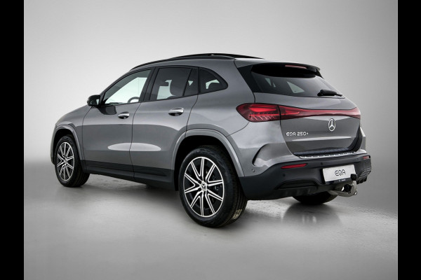 Mercedes-Benz EQA 250+ Business Solution AMG 71 kWh | Premium pakket | Nightpakket | Trekhaak | Panoramaschuifdak | Smartphone integratie | 360° camera | Sierdelen in Star Pattern | Burmester Surround Sound |