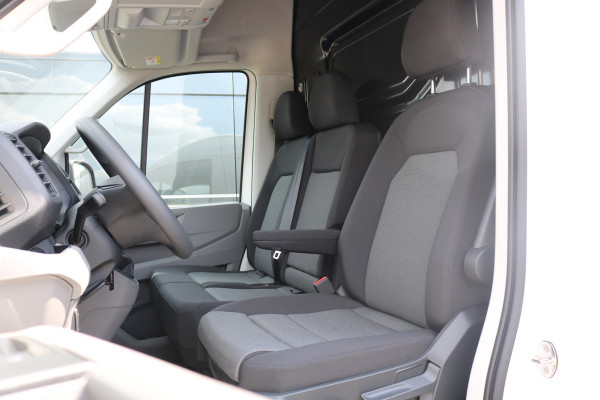 Volkswagen Crafter 2.0 TDI 177pk L3 H3 Automaat Airco Navigatie Apple Carplay Camera