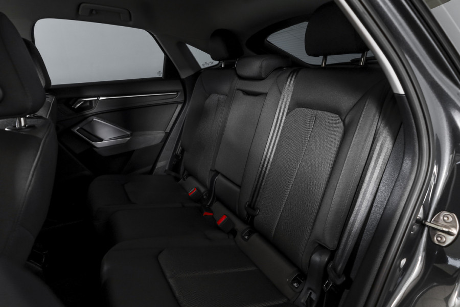 Audi Q3 Sportback 35 TFSI 150 PK S Edition S-Line | Dig. Cockpit | Adapt. Cruise | Stoelverw. | PDC | Camera | App. Connect | ECC | Elek. Klep | Afn. Trekhaak | LM 20"  |