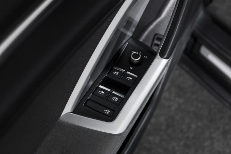 Audi Q3 Sportback 35 TFSI 150 PK S Edition S-Line | Dig. Cockpit | Adapt. Cruise | Stoelverw. | PDC | Camera | App. Connect | ECC | Elek. Klep | Afn. Trekhaak | LM 20"  |