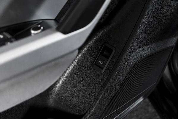 Audi Q3 Sportback 35 TFSI 150 PK S Edition S-Line | Dig. Cockpit | Adapt. Cruise | Stoelverw. | PDC | Camera | App. Connect | ECC | Elek. Klep | Afn. Trekhaak | LM 20"  |