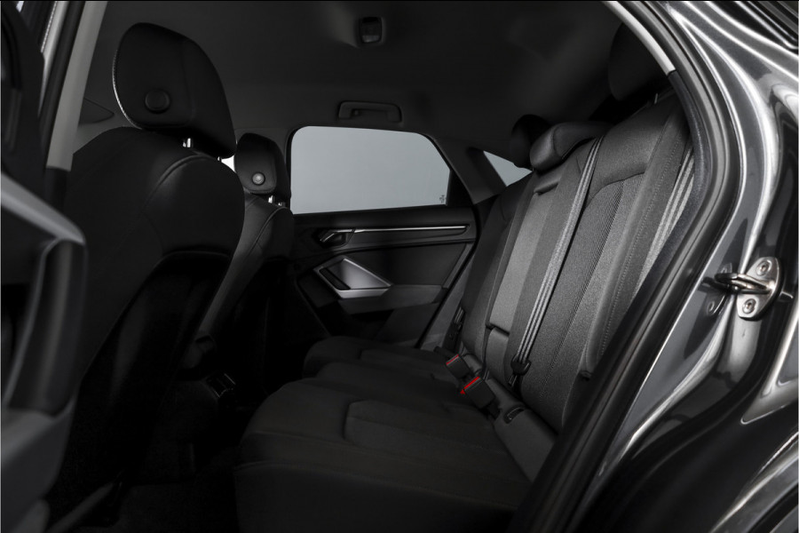 Audi Q3 Sportback 35 TFSI 150 PK S Edition S-Line | Dig. Cockpit | Adapt. Cruise | Stoelverw. | PDC | Camera | App. Connect | ECC | Elek. Klep | Afn. Trekhaak | LM 20"  |