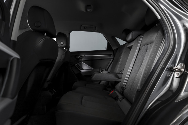 Audi Q3 Sportback 35 TFSI 150 PK S Edition S-Line | Dig. Cockpit | Adapt. Cruise | Stoelverw. | PDC | Camera | App. Connect | ECC | Elek. Klep | Afn. Trekhaak | LM 20"  |