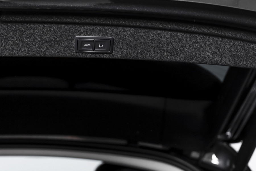 Audi Q3 Sportback 35 TFSI 150 PK S Edition S-Line | Dig. Cockpit | Adapt. Cruise | Stoelverw. | PDC | Camera | App. Connect | ECC | Elek. Klep | Afn. Trekhaak | LM 20"  |