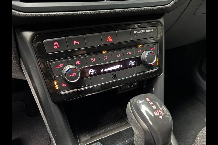 Volkswagen T-Cross 1.0 TSI Style / Camera / carplay / Stoelverwarming