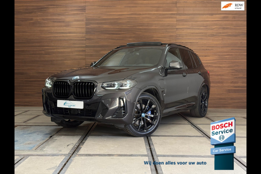BMW X3 XDrive30e | M-Sport Pro | VOL! | Shadow-Line | SOPHISTOGRAU | M-Schaalstoelen | PANO | HuD I Sensatec|BMW Live Dash