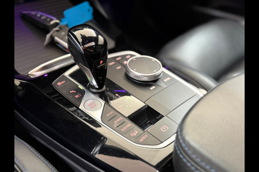 BMW X3 XDrive30e | M-Sport Pro | VOL! | Shadow-Line | SOPHISTOGRAU | M-Schaalstoelen | PANO | HuD I Sensatec|BMW Live Dash